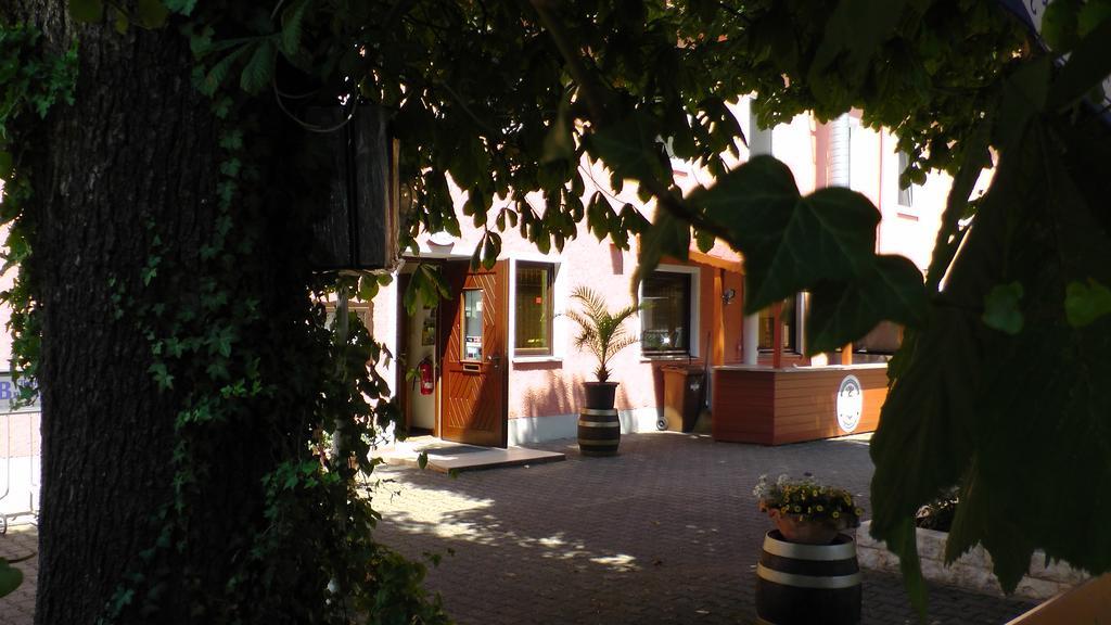 Assos Hotel Asbach-Baumenheim Exterior photo
